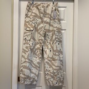 Khaki Camouflage Women's Cargo Snowboard/Ski Pants, Medium